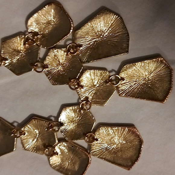 🎉FREE WITH PURCHASE🎉 Statement Jewelry Sets - Picture 7 of 8